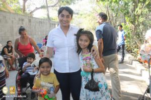 Entrega de Juguetes en la comunidad de Calle Nueva