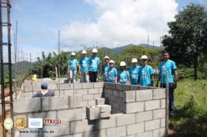 Construcción de viviendas en comunidades de Chalatenango